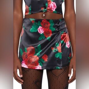 Sugar Thrillz Dolls Kill Heartthrob Satin Skirt NWT Size M